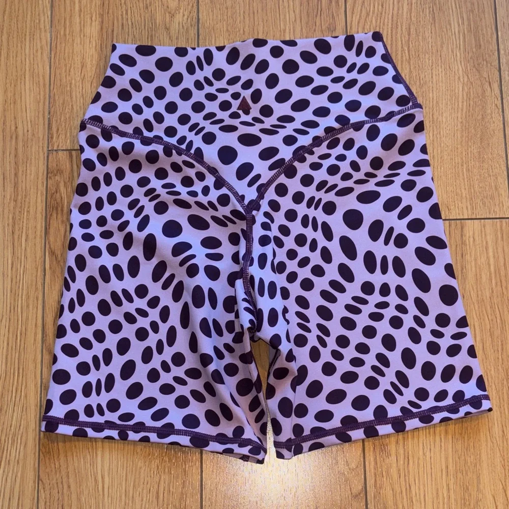 Vitality x Cosmopolitan Lavender Dot High-Rise Bike Shorts NWOT - Picture 3 of 3